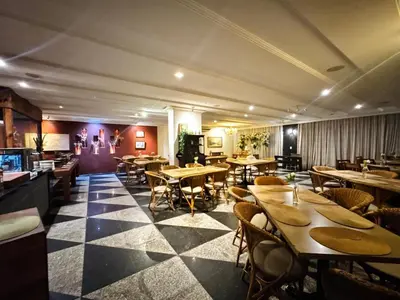 Um restaurante ou outro lugar para comer em Apartamento na Beira Mar - Fortaleza
