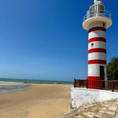 Casa no 1º piso com 2 Suítes a 200mts da praia