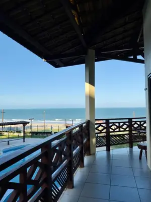Uma vista do mar geral ou uma vista do mar a partir do apartamento