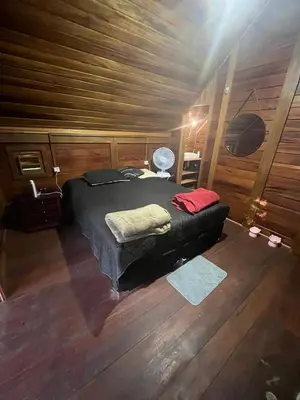 Uma cama ou camas num quarto em chaleshalomserra