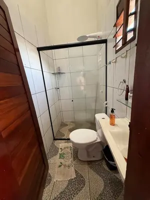 Uma casa de banho em Quadro na Janela