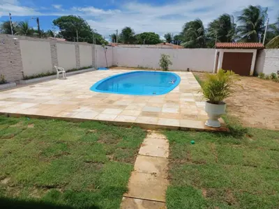 A piscina em ou perto de Casa Ampla