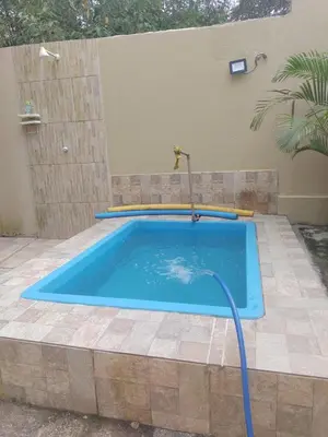 A piscina em ou perto de Rancho dos Bicos