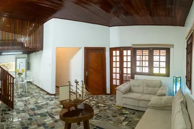 Uma área de estar em Oceanfront Beach House with Pool