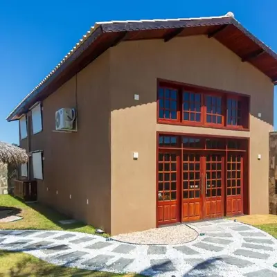 Seaside Retreat w4 Bedrooms and Pool