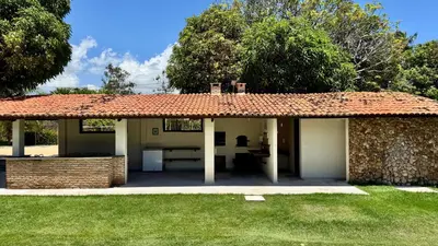 O edifício onde o quarto em acomodação particular está situado