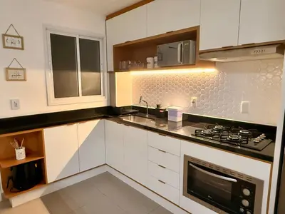 A cozinha ou kitchenette de Apartamento Novo Vista para o Mar de Fortaleza