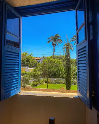 Um jardim no exterior de Casarão dos Uchoa