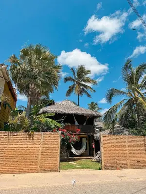 O edifício onde o chalé está situado