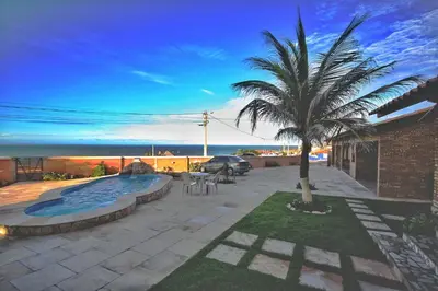 Uma vista do mar geral ou uma vista do mar a partir da casa de hóspedes