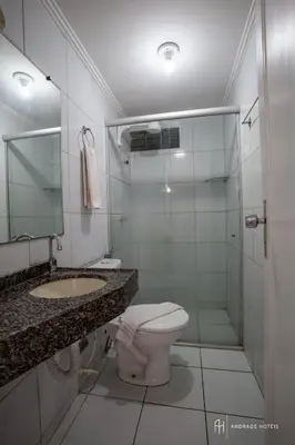 Uma casa de banho em Rede Andrade Coimbra
