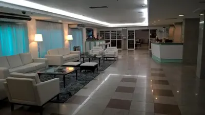 Uma área de estar em Bristol Jangada Fortaleza Meirelles