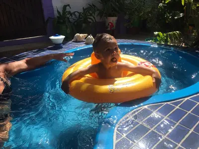 A piscina em ou perto de Pousada da Lucinha