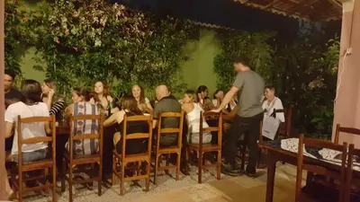 Os clientes hospedados em Pousada e Pizzaria Sol e Alegria