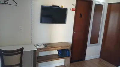 Uma televisão e/ou sistema de entretenimento em Ruan Beach
