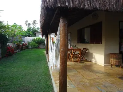 Um jardim no exterior de Os Navegantes B