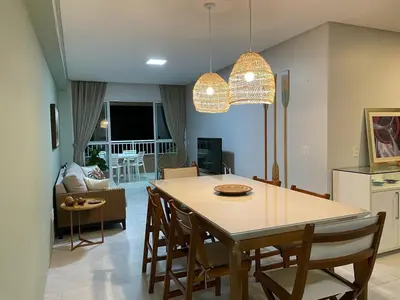 Uma televisão e/ou sistema de entretenimento em Scopa Beach Fontenelle - 3 suítes - vizinho Beach Park