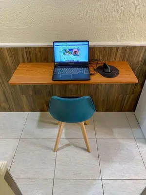 Uma televisão e/ou sistema de entretenimento em Refúgio Pousada Fortaleza