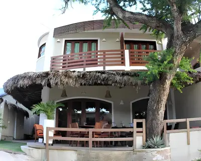 O edifício onde o hotel está situado