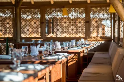Um restaurante ou outro lugar para comer em Jaguaribe Lodge e Kite