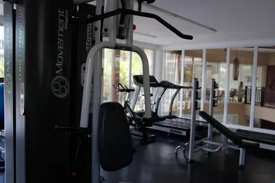 O centro de fitness e/ou as comodidades de fitness de Beach Living 1111