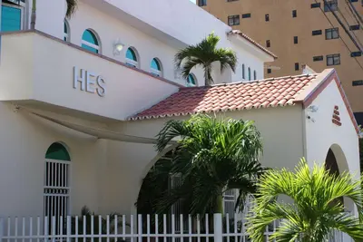 O edifício onde o hotel está situado