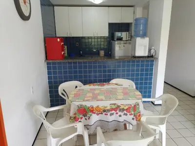 A cozinha ou kitchenette de APARTAMENTOS NO CARTIER PRAIA DO FUTURO FORTALEZA CONFORTAVEL COM 2 QRTOS 1 suite