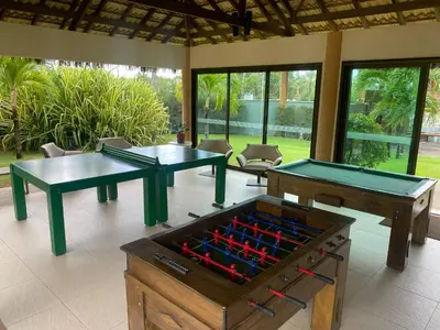 Uma mesa de bilhar em VG Sun Cumbuco - Apartamento de Temporada na Praia do Cumbuco