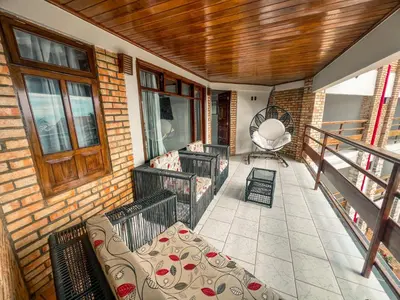 Uma área de estar em Falésia Praia Hotel