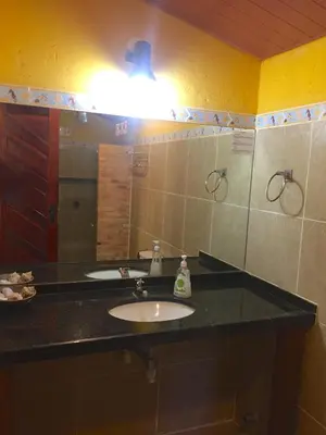 Uma casa de banho em Hotel Pousada Beleza das Ondas