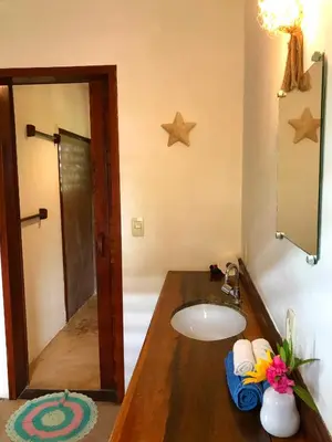 Uma casa de banho em Pousada kaz'oca