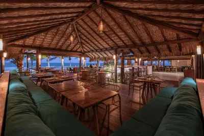 Um restaurante ou outro lugar para comer em Vila Selvagem Hotel Contemporaneo