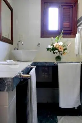 Uma casa de banho em Pousada Vale do Luar
