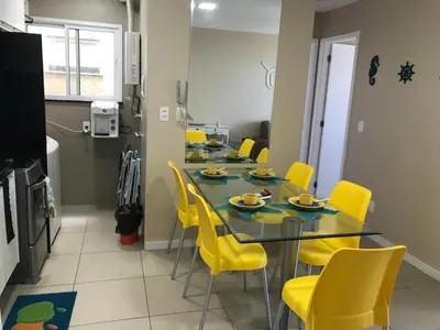 A cozinha ou kitchenette de Apartamento no Porto das Dunas - Beach Way