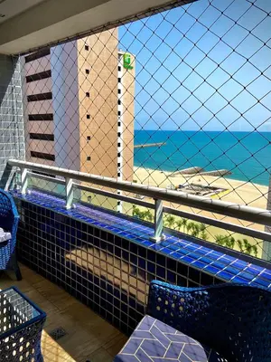 Uma vista do mar geral ou uma vista do mar a partir do apartamento