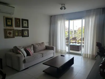 Uma área de estar em Apto Completo l Excelente Vista em Golf Ville Resort