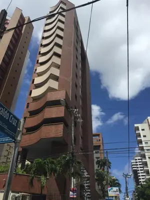 O edifício onde o apartamento está situado