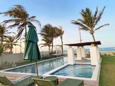 A piscina em ou perto de Condado da Praia ,casa em Flecheiras 7 a 10 suítes