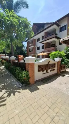 O edifício onde o apartamento está situado