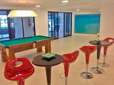Uma mesa de bilhar em Landscape Beira Mar - 1200 Platinum