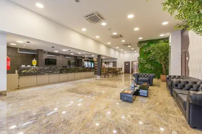 A área de receção ou átrio de Bristol Guararapes Fortaleza Centro de Eventos