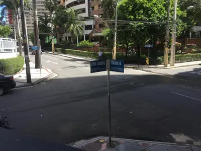 A vizinhança circundante ou próxima do apartamento