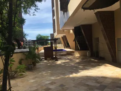 O edifício onde o apartamento está situado