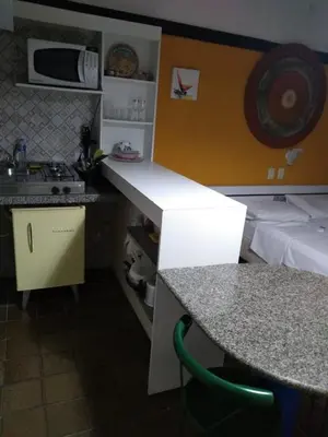 A cozinha ou kitchenette de Flat Simples na Praia de Iracema