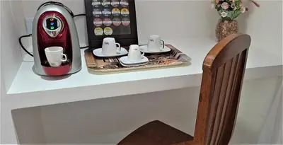 Comodidades para chá e café em Pousada Caminho da Praia