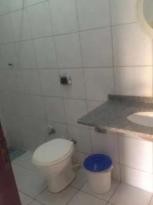 Uma casa de banho em Repouso do Mar Residence