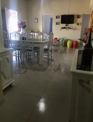 Uma televisão e/ou sistema de entretenimento em Vista pro mar maravilhosa,Tibau-RN - INNOVA