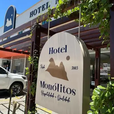 Hotel Monólitos
