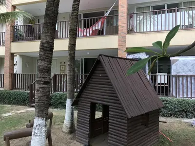 O edifício onde o apartamento está situado