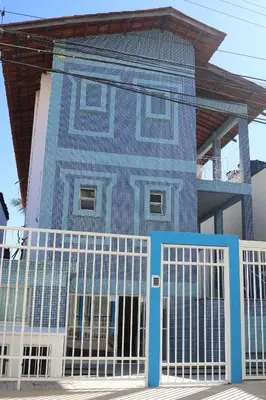 O edifício onde o hostel está situado